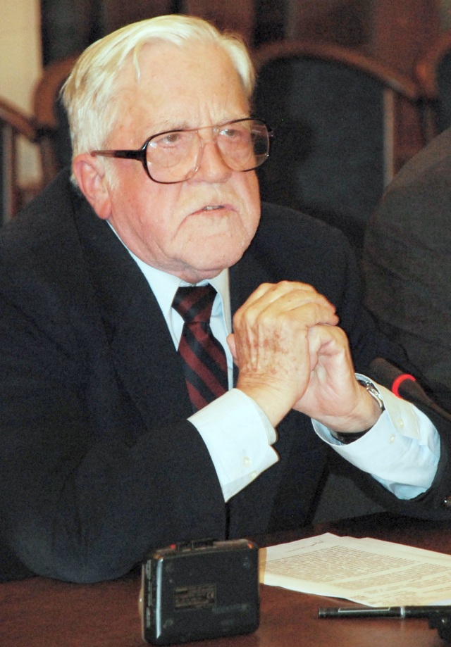 Dr. Algirdas Kanauka